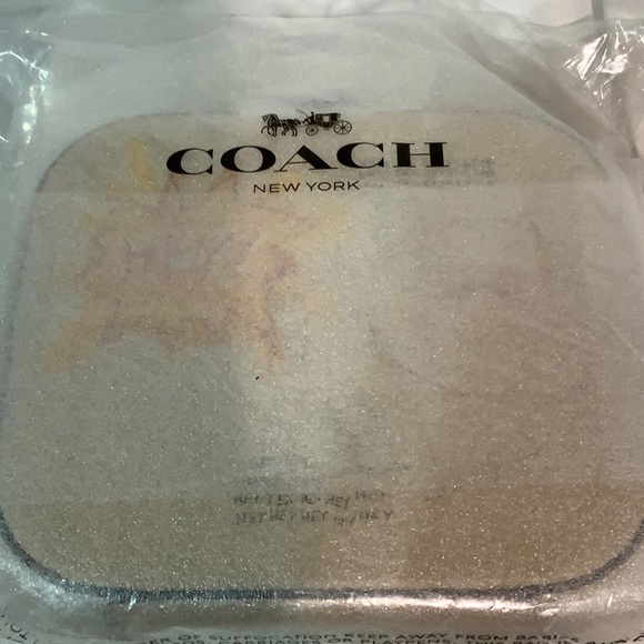 🚫SOLD OUT🚫Authentic 💎Basquiat X Coach crossbody bag & Charm - Picture 13 of 14